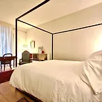 Mazzini Verde Charming Getaway With Courtyard