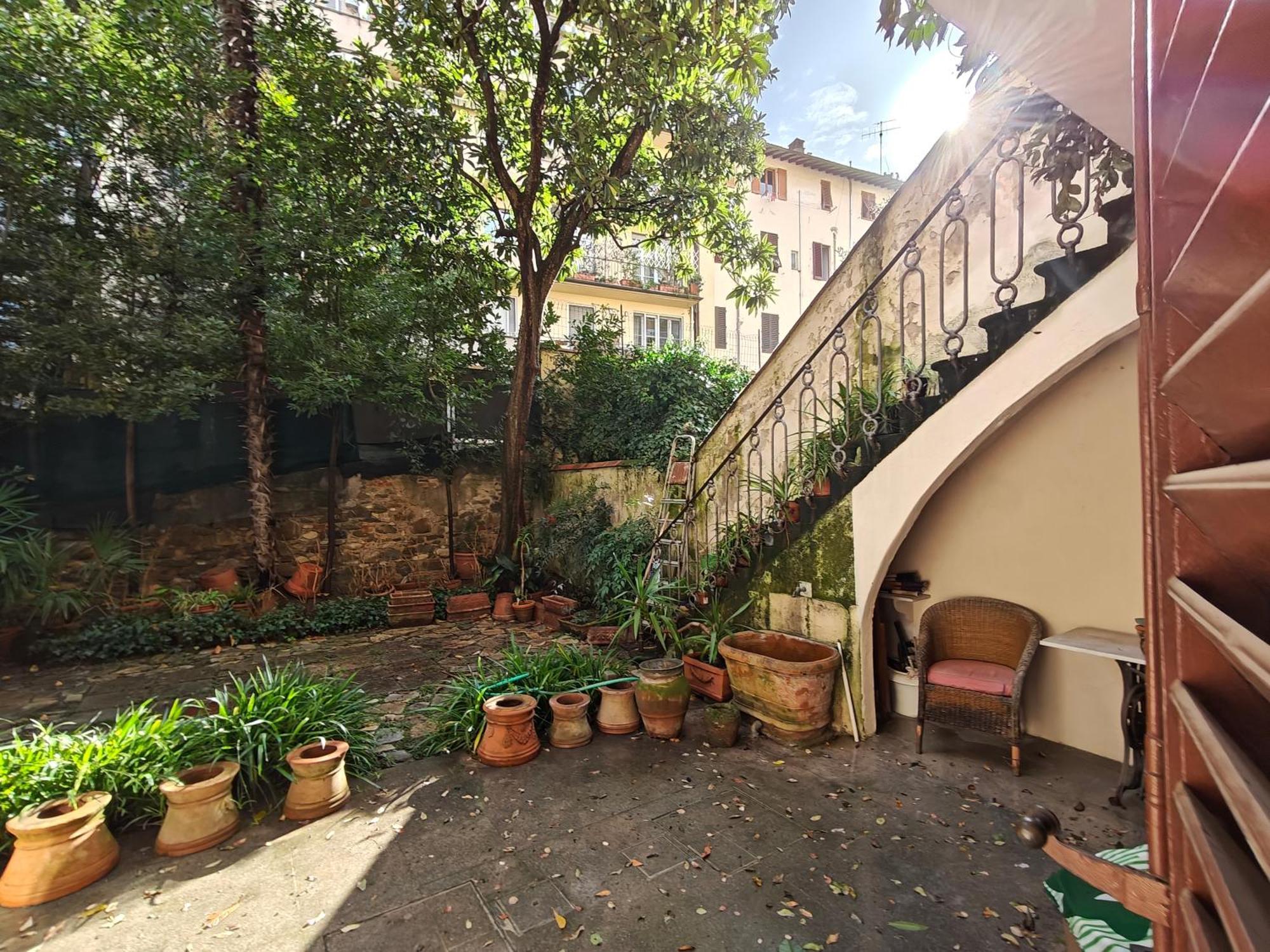 Apartamento Mazzini Charming Getaway With Courtyard *