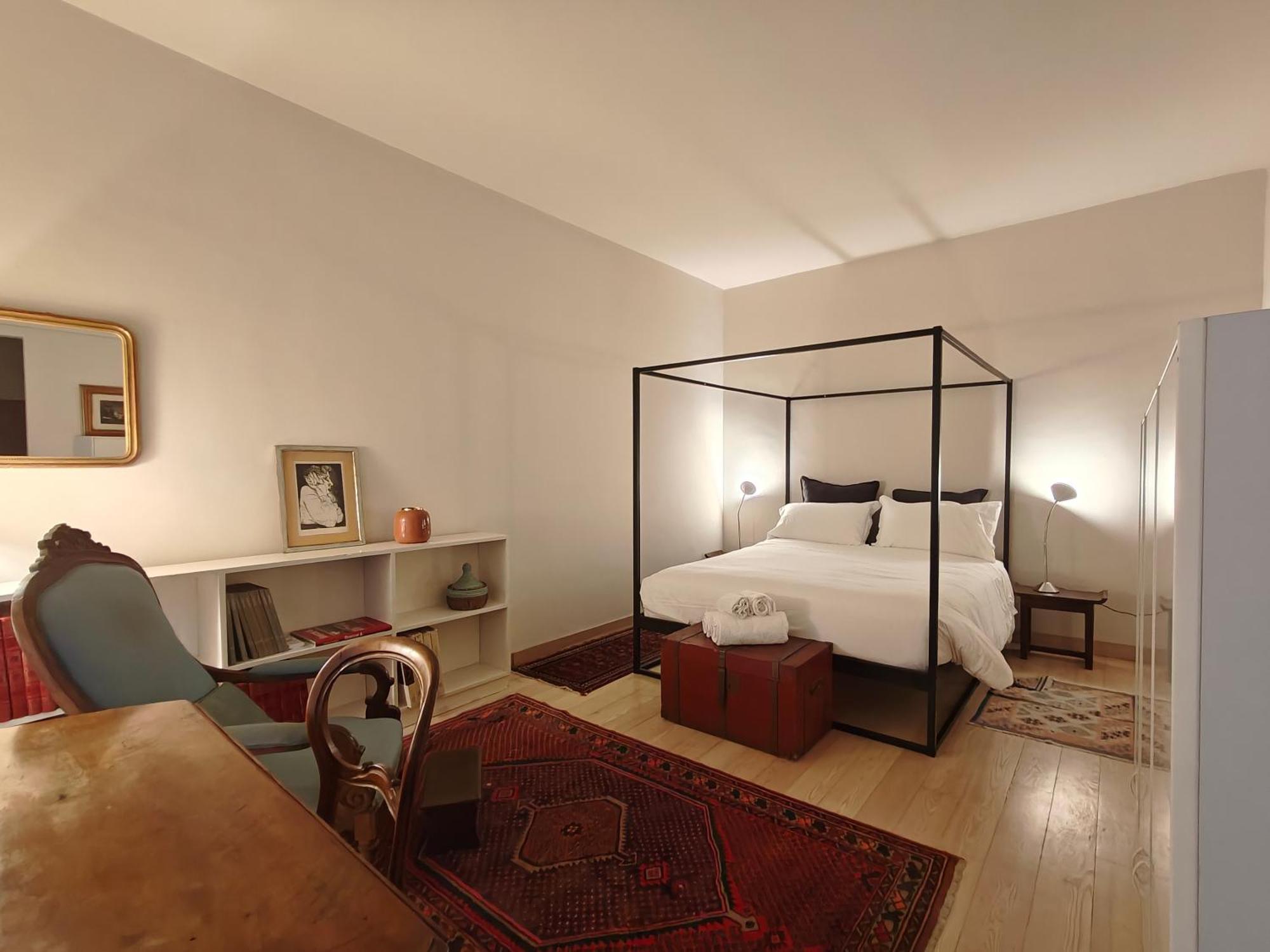 Mazzini Charming Getaway With Courtyard *