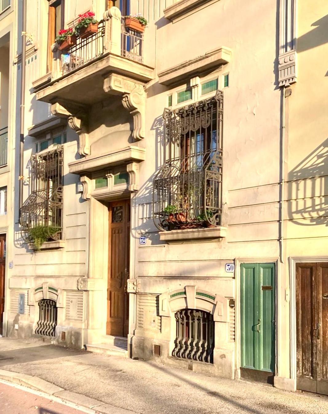 Mazzini Charming Getaway With Courtyard