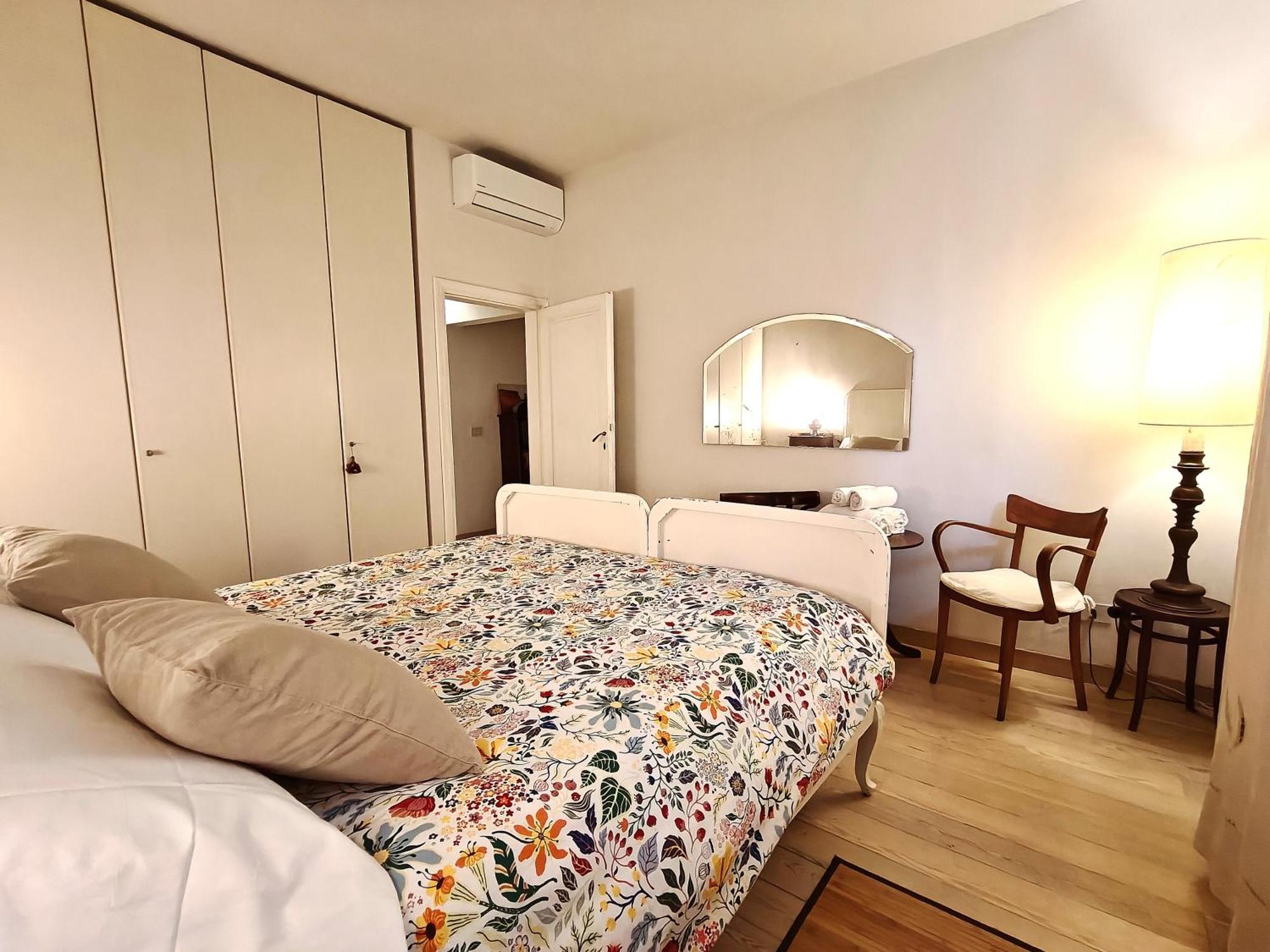 Mazzini Charming Getaway With Courtyard