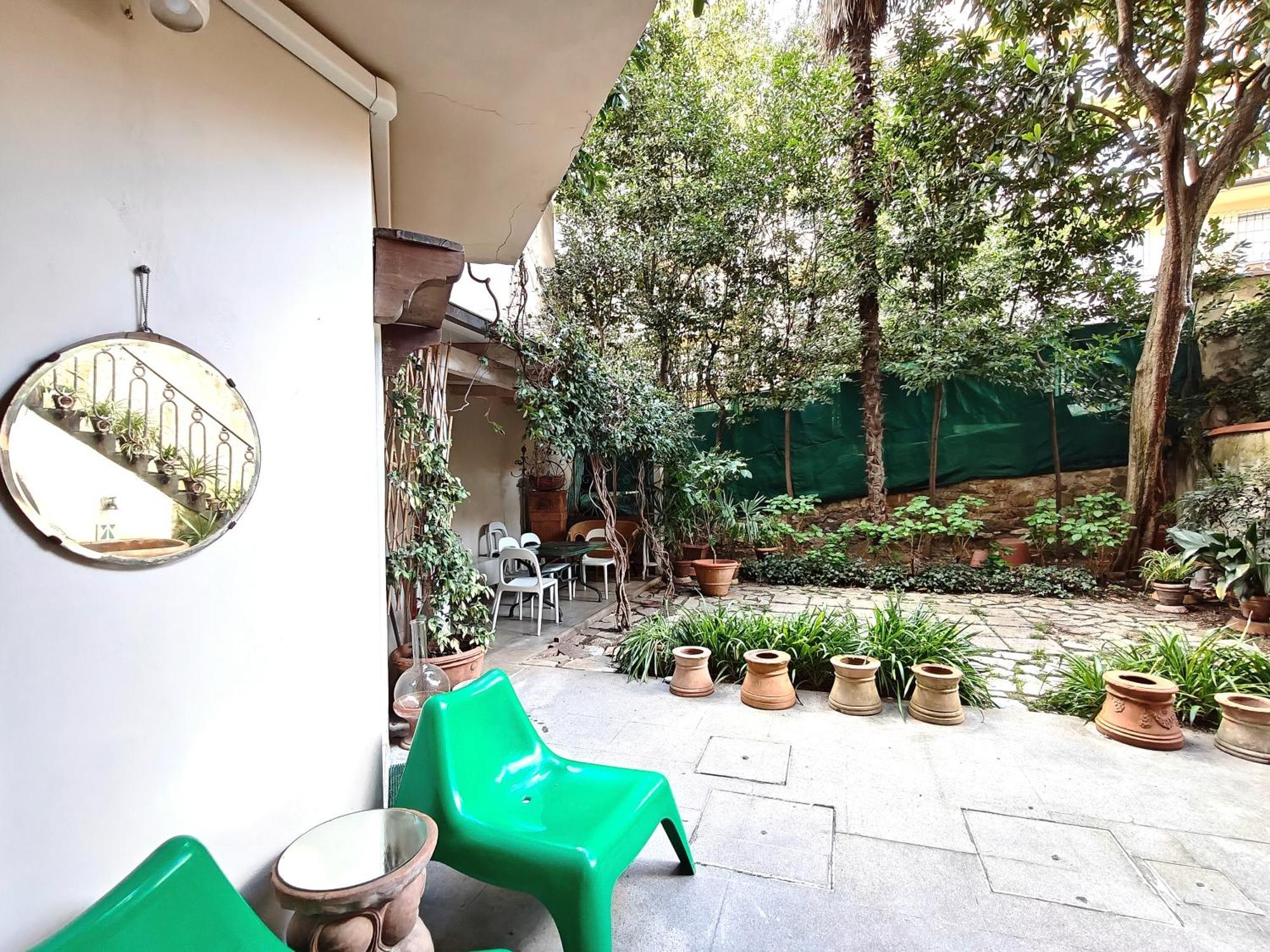 Mazzini Charming Getaway With Courtyard Apartamento
