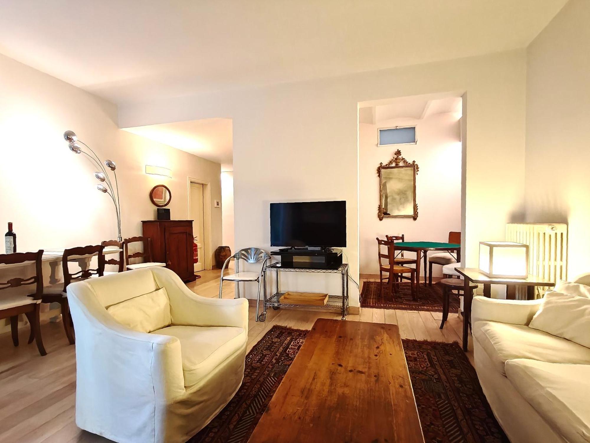 Mazzini Charming Getaway With Courtyard Apartamento *